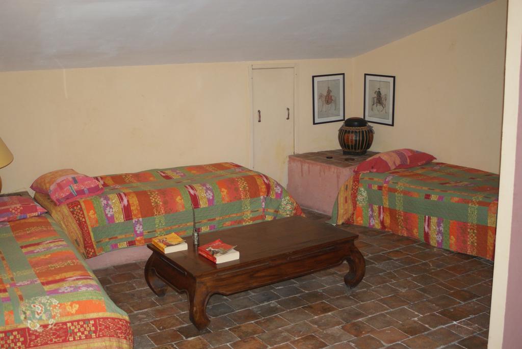 Demeure De Digoine "Chambre D'Hotes" Bourg-Saint-Andeol Luaran gambar